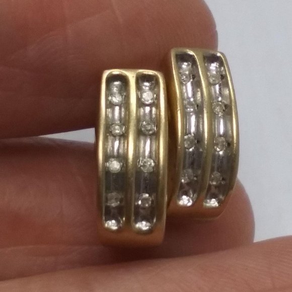 Jewelry - 2.5g TRC Tested 10K Yellow Gold W/Diamonds J-Hoop Stud Earrings